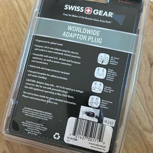 New SWISS GEAR WORLDWIDE ADAPTOR OUTLET PLUG - Picture 2 of 3